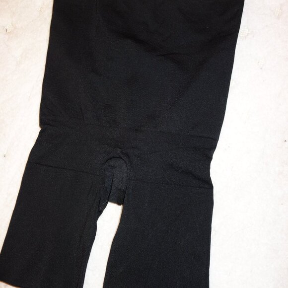 ASSETS by SPANX Remarkable Results Mid-Thigh Shaper - size S - Never Worn - Picture 2 of 6